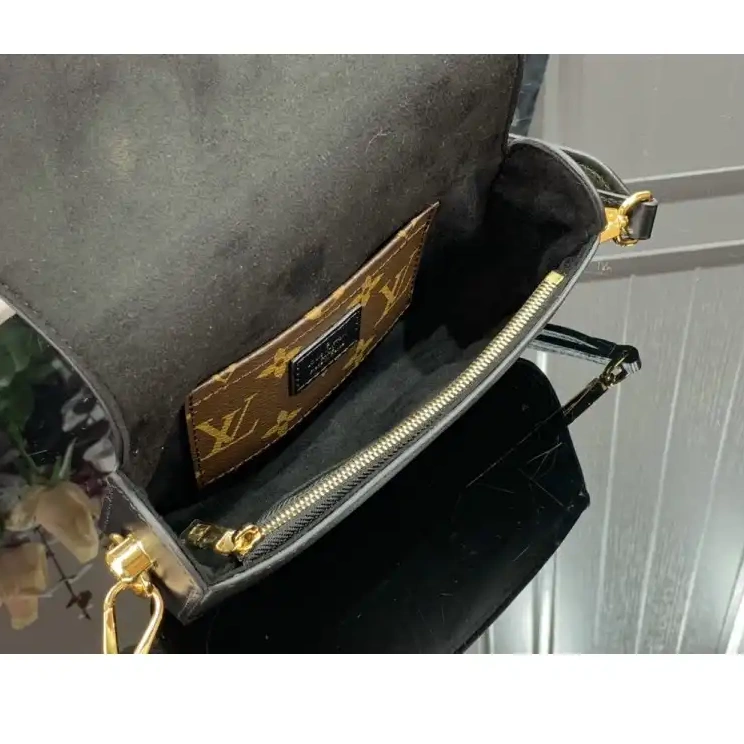 Fashionreps Bags 2101SH0039 LV 0606